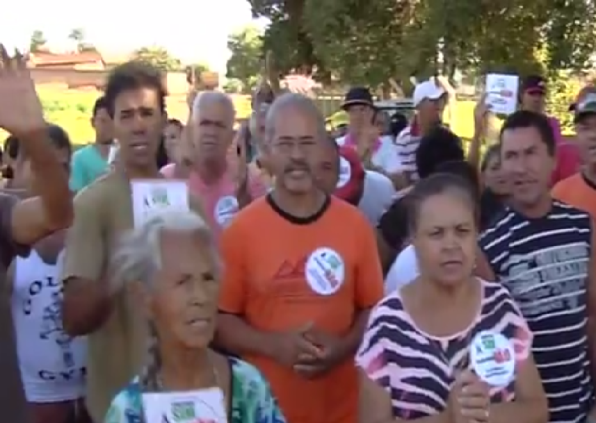 protesto dos moradores que querem o estadio de futebol